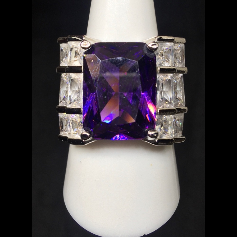 Beautiful Art Deco Style Ring Purple Aquarius Birthday Color W/3 Diamond On Side